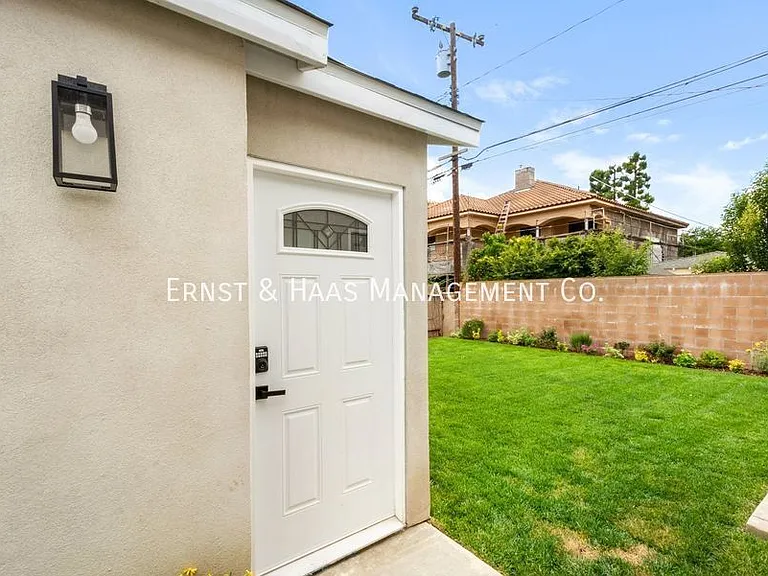 4437 Sunfield Ave — Photo 10