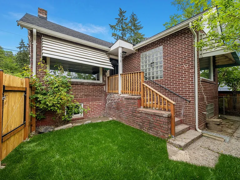 5612 Delridge Way SW — Photo 1