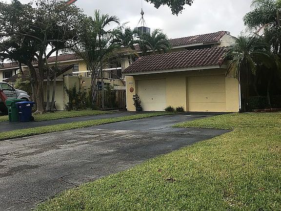 2nd image of 20590 NE 6th Ct