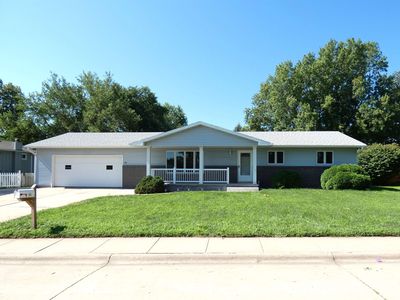 1406 W 38th St, Kearney, NE, 68845