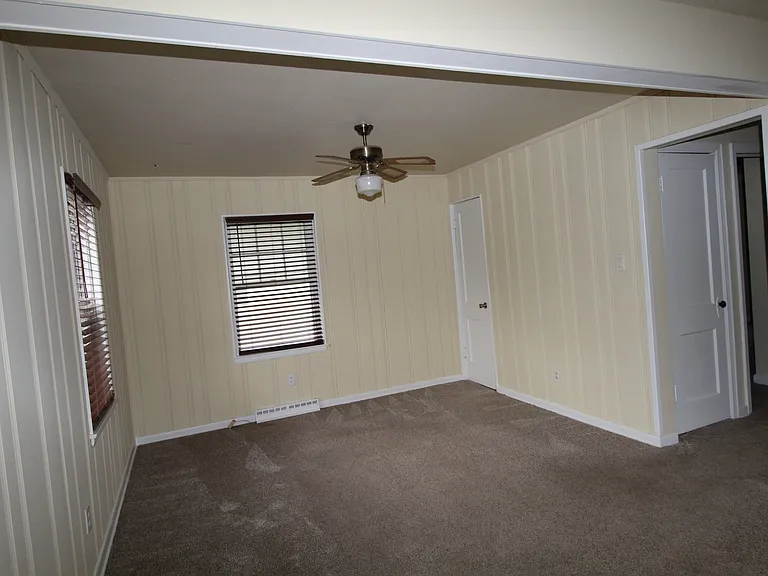 972 Chambers Cir — Photo 3