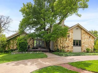 2103 Pebble Creek Dr, Lisle, IL 60532