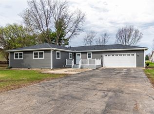 1189 Country Club Rd, Sullivan, IL 61951