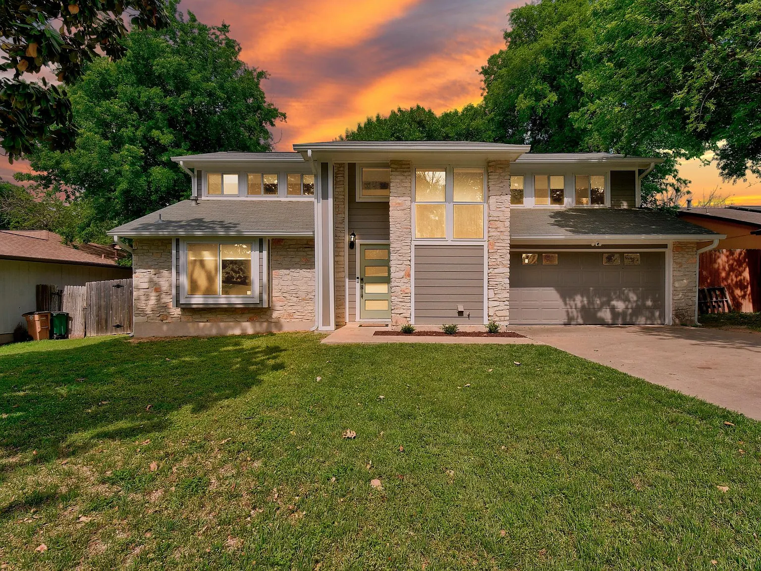 7902 Keneshaw Dr — Photo 1