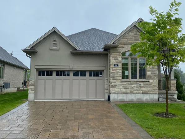 273 Riddell St #11, Woodstock, ON N4S 0C8