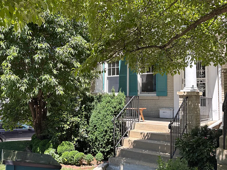 3533 W Pl NW — Photo 1