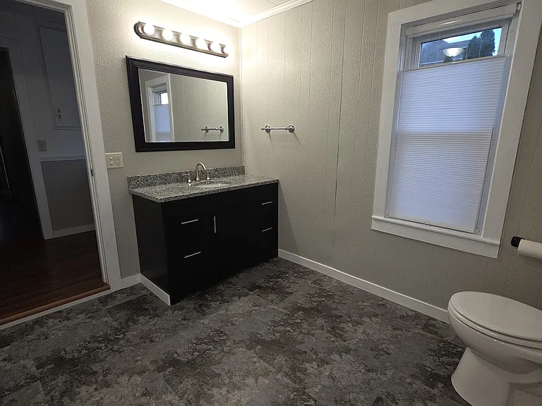 410 W Main St — Photo 19