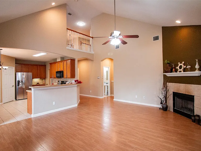 3318 Shadowcrest Ct — Photo 7
