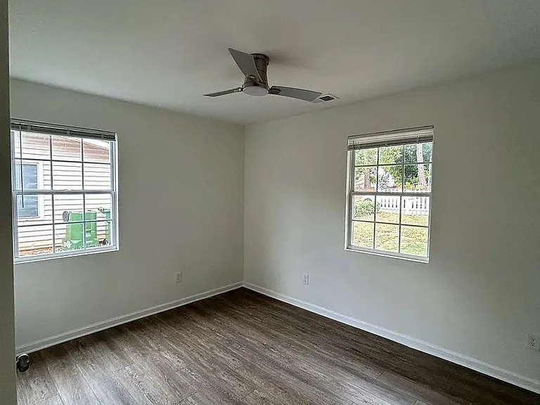 375 Lincoln St SW — Photo 6