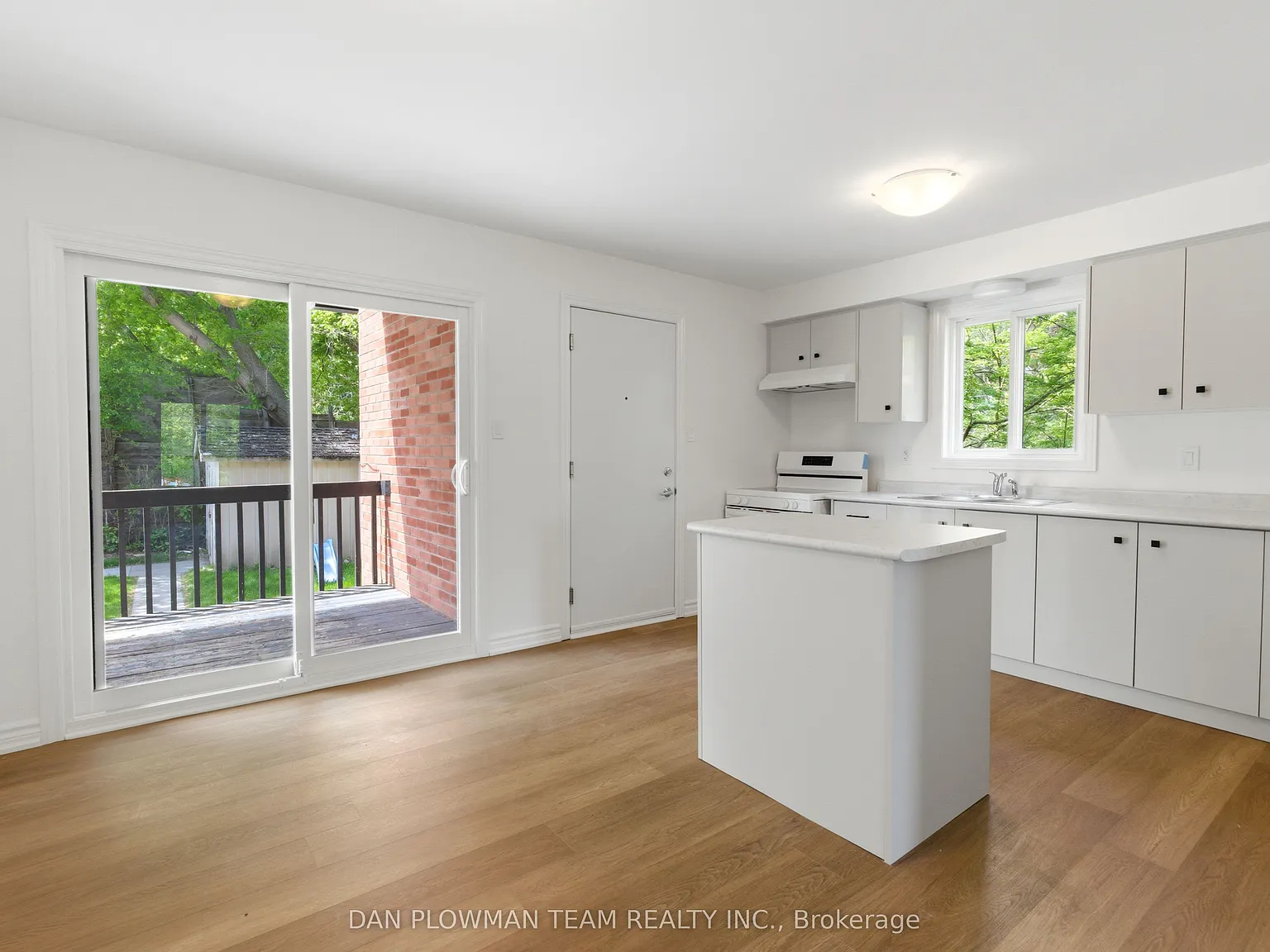 3 bed, $2,200 — Photo 4