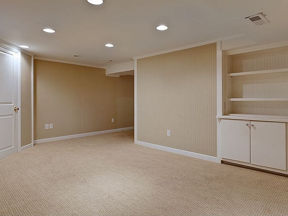 2nd image of 1474 College Hill Dr