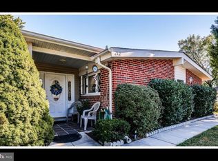 212 Saint James Dr, Glen Burnie, MD