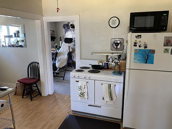 3rd image of 409 Lakeway Dr #201