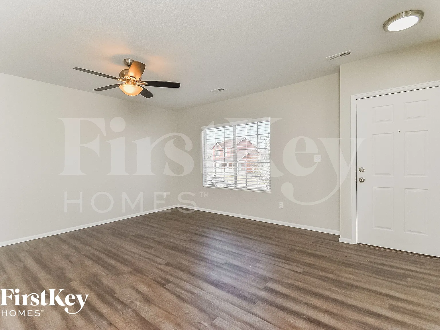 3 bed, 3.0 bath, 1514 sqft, $2,325 — Photo 2