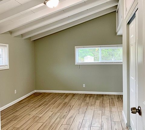 4th image of 4444 Palm Ave