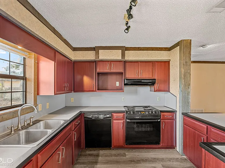 1013 Peyton Ave — Photo 15