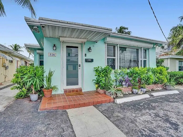 326 Walnut St — Photo 18
