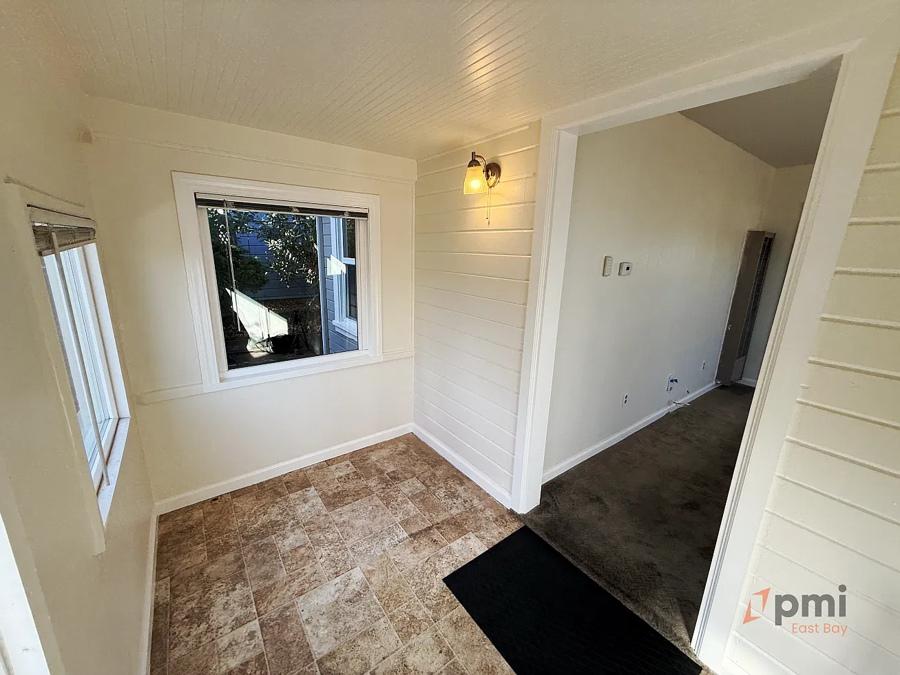 2 bed, 1.0 bath, 1129 sqft, $2,490 — Photo 3