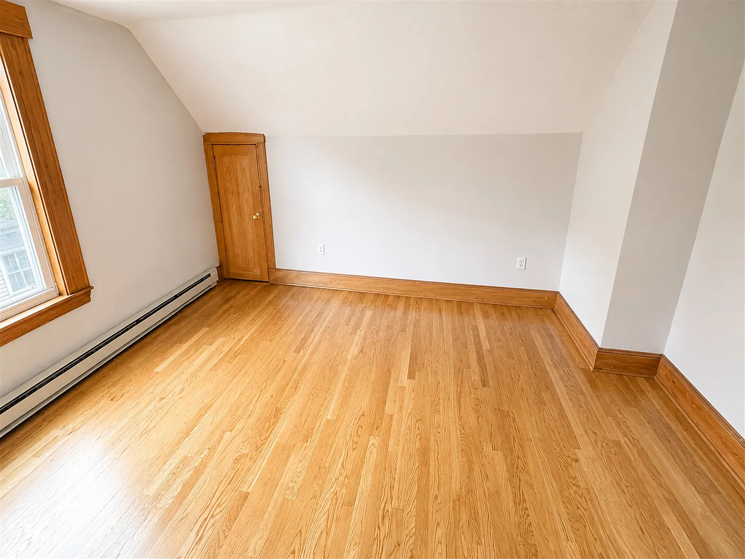 4 bed, 1400 sqft, $4,000 — Photo 4