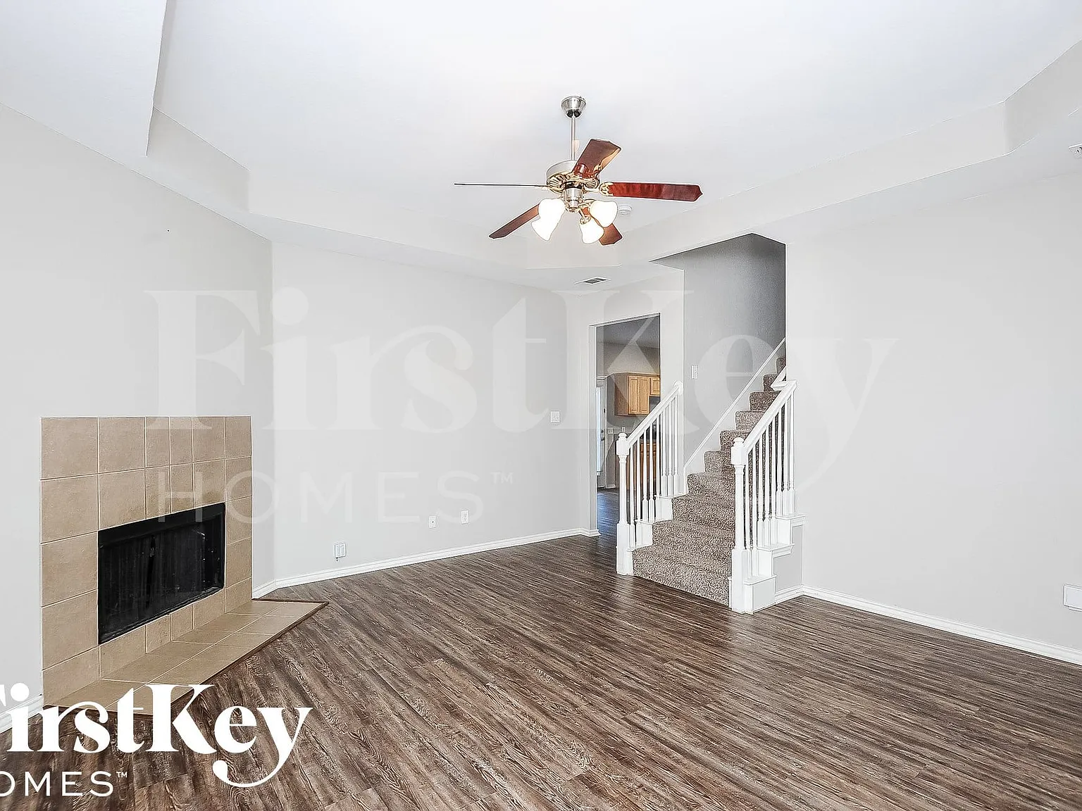 4 bed, 2.0 bath, 1853 sqft, $2,320 — Photo 3