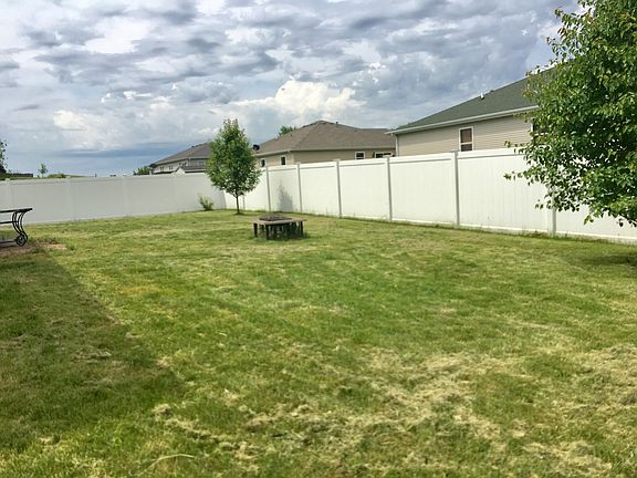 4th image of 926 Andrew Ln