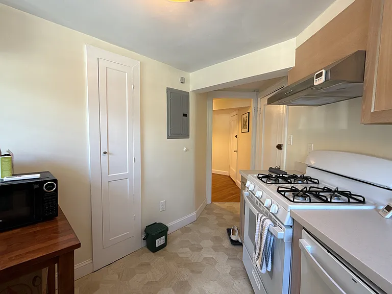 8 Garden Ct #5 — Photo 9
