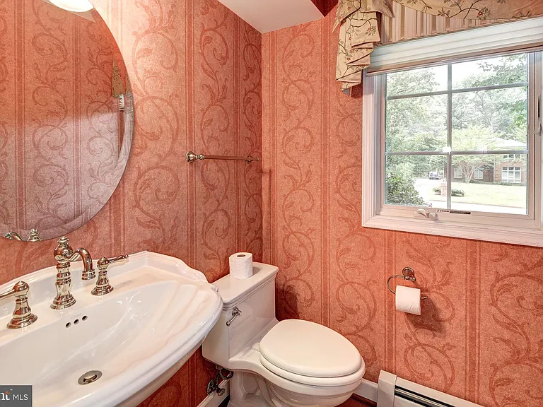 929 Woburn Ct — Photo 13