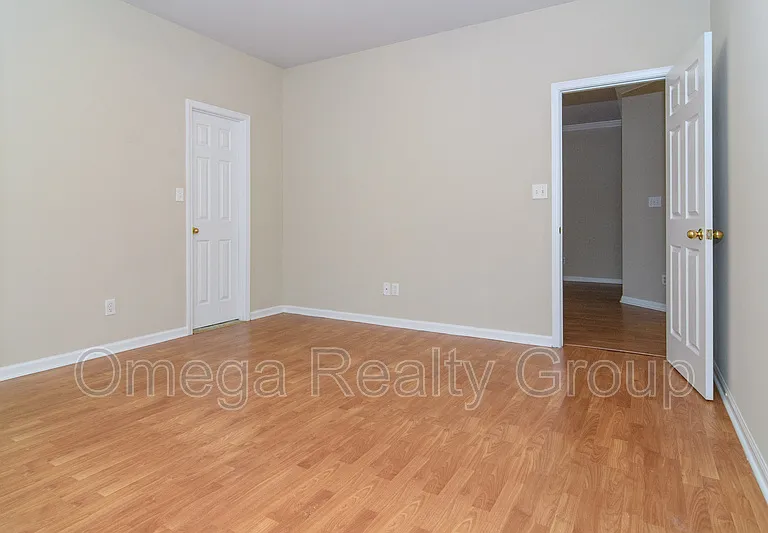 1030 Lexington Dr — Photo 18