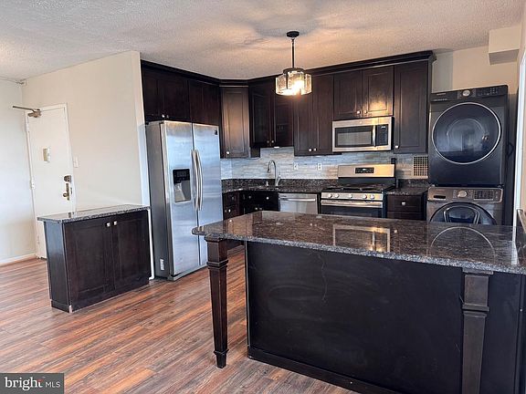 3rd image of 3705 S George Mason Dr APT 1614S