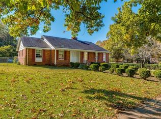 1100 Archdale Dr, Charlotte, NC 28217