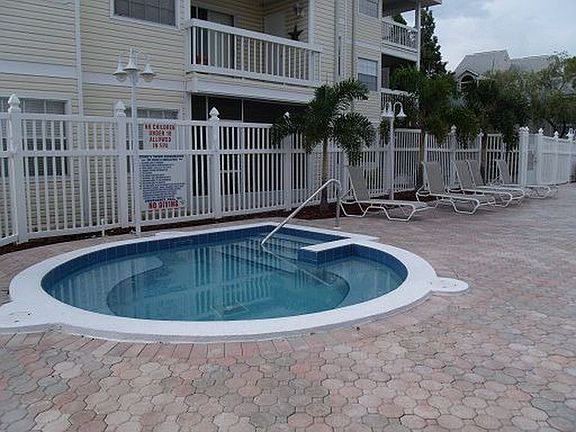 5th image of 6908 Stonesthrow Cir N APT 10210