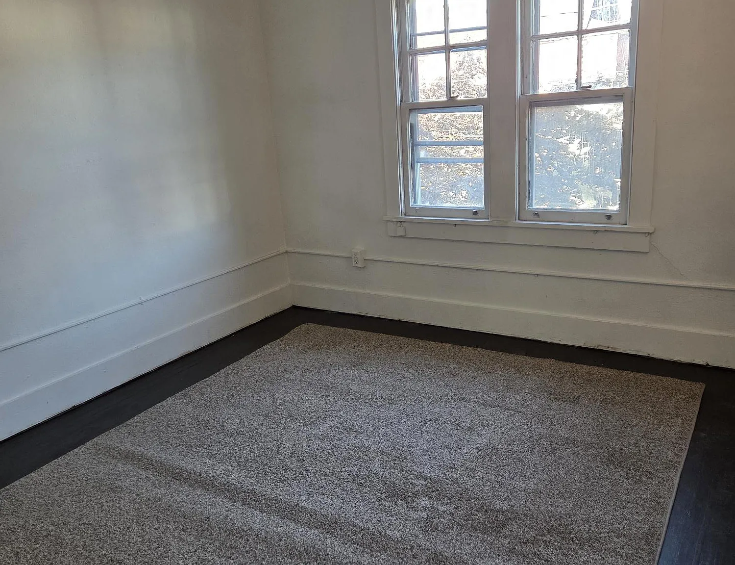 3 bed, 1200 sqft, $1,200 — Photo 2