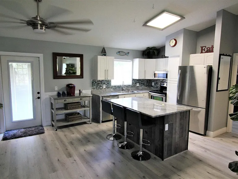 147 NW 10th Ave — Photo 13