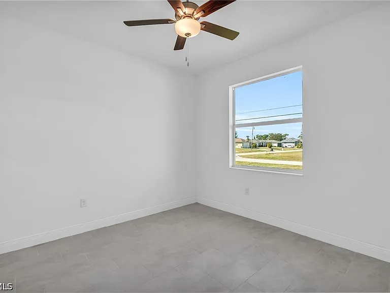 526 NW 9th St — Photo 15