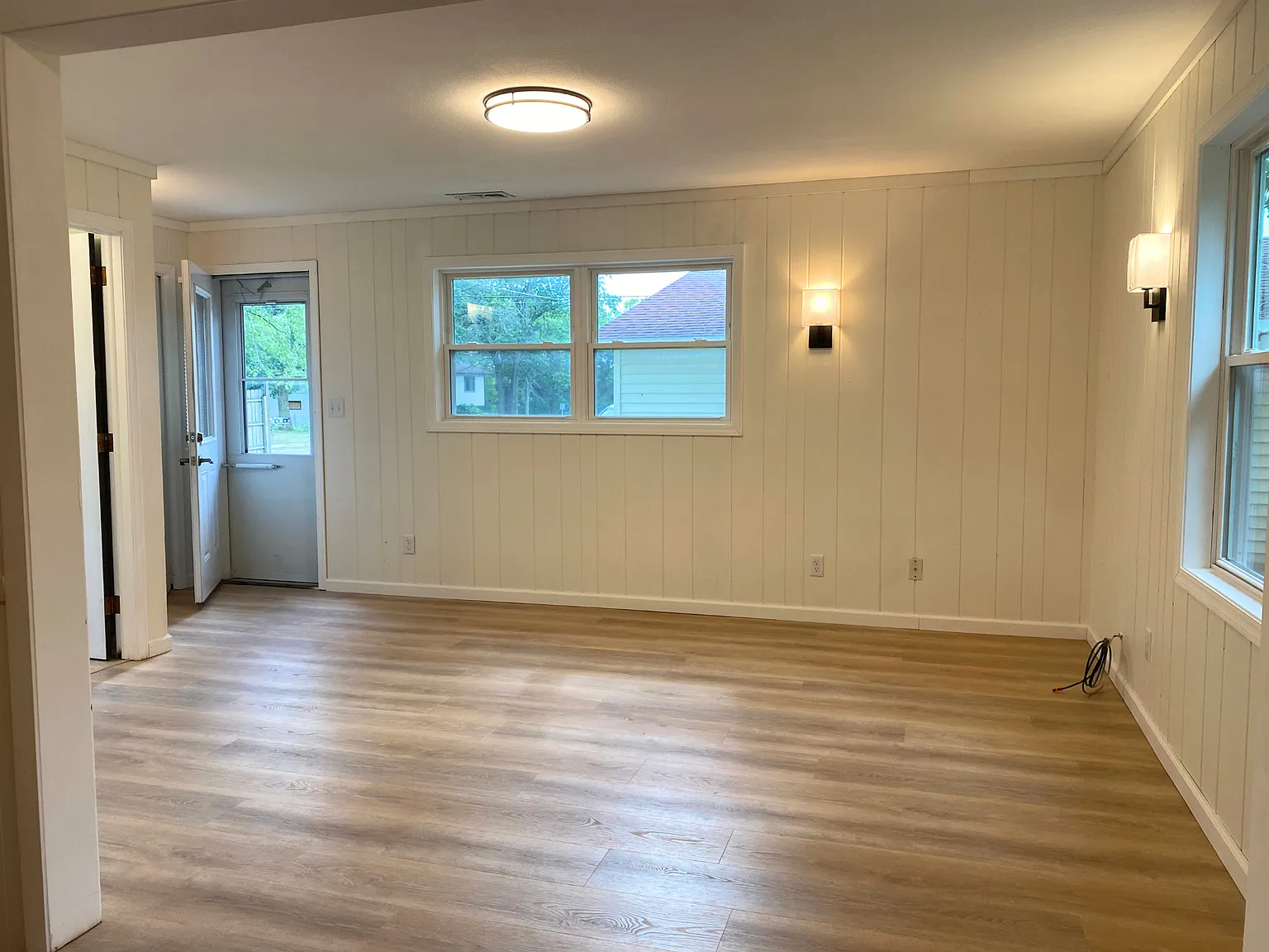3 bed, 1440 sqft, $2,100 — Photo 2