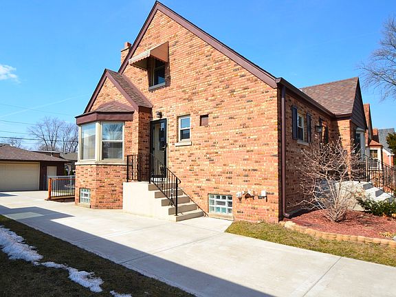 Side Entrance and Concrete Side Driveway