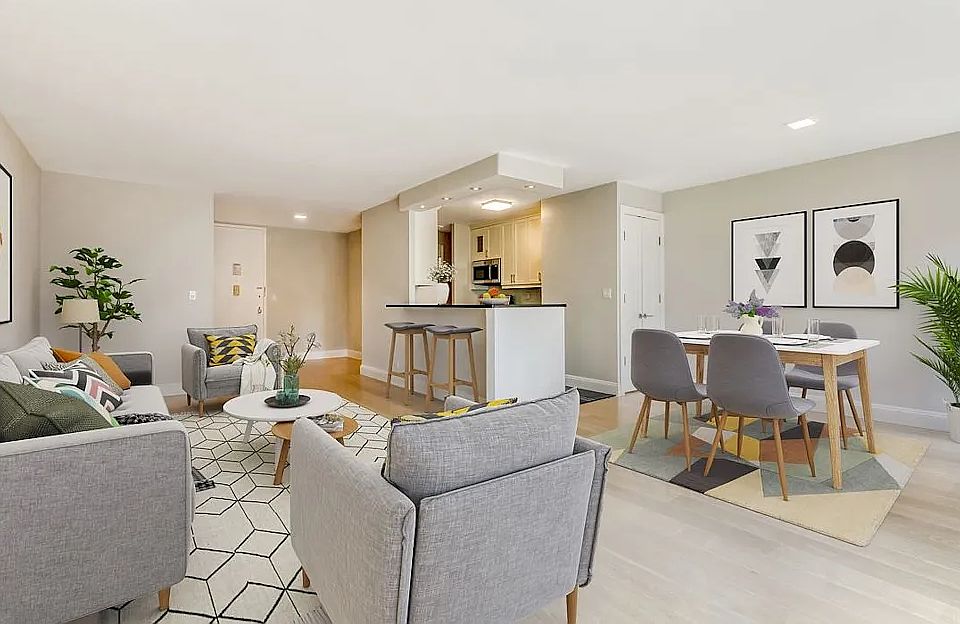 1st image of 20 W 64th St APT 22J