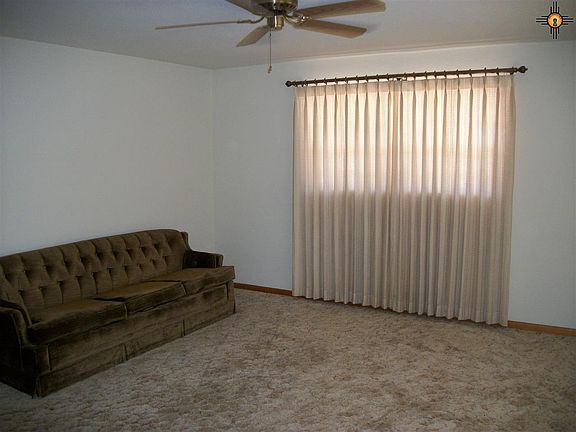 2nd image of 824 W 19th St