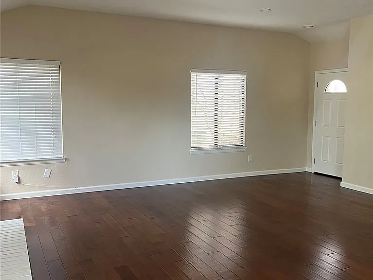 2980 Hyde Park Cir — Photo 10