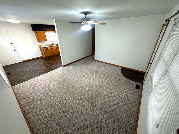 2nd image of 3028 Meadowview Dr