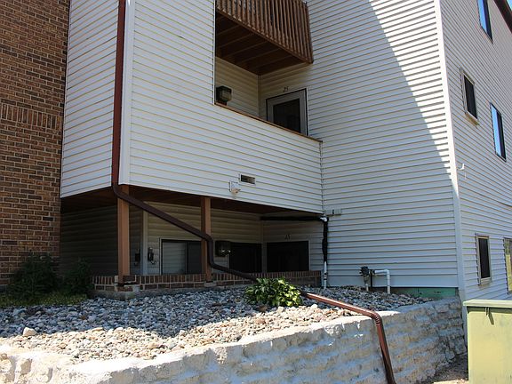 3rd image of 1570 W Pond Dr APT 25