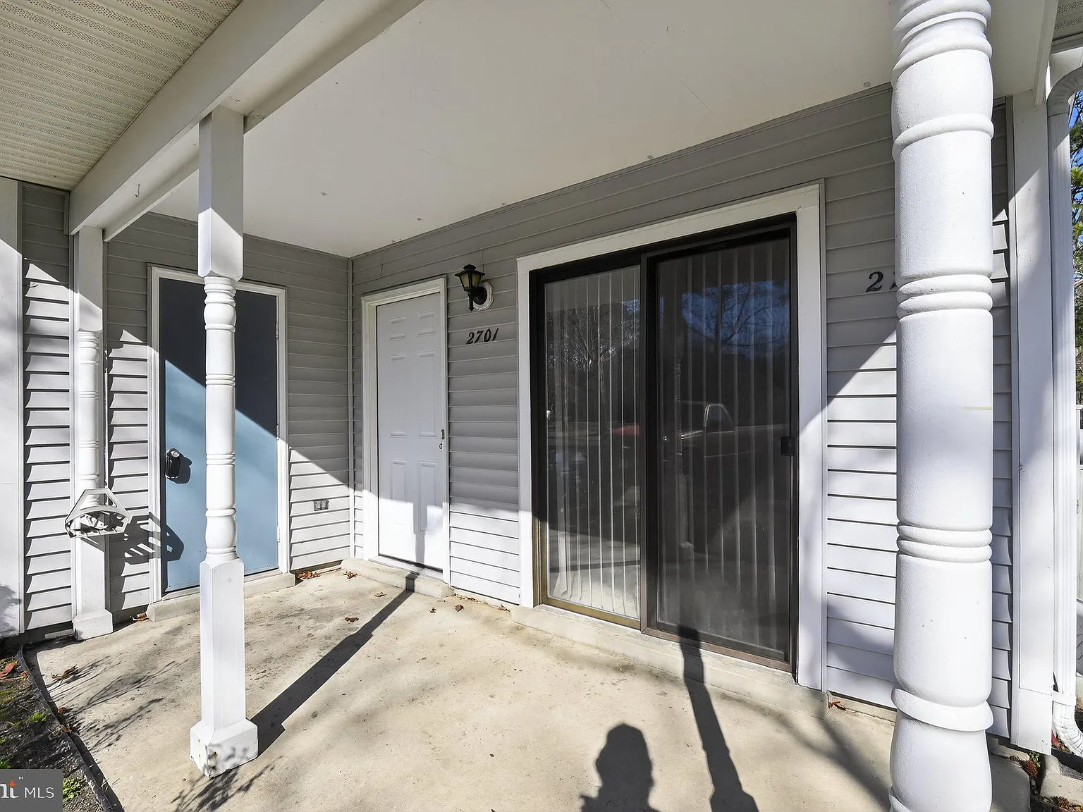 2 bed, 2.0 bath, 955 sqft, $2,000 — Photo 2