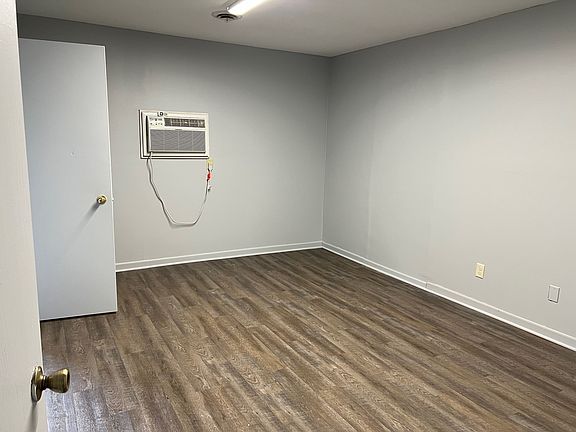 2nd image of 277 Westmeadow Pl