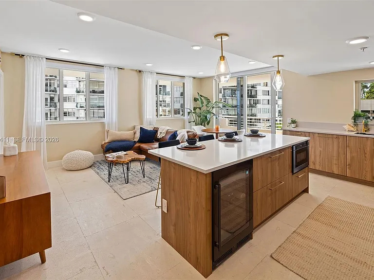 1402 Brickell Bay Dr #603 — Photo 10