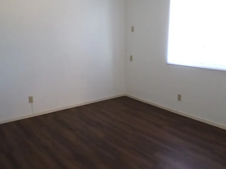 5271 Huntington Dr N #C — Photo 11