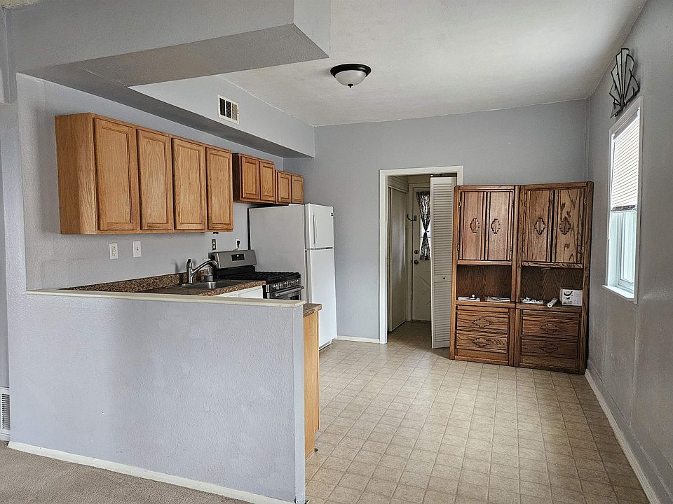 2nd image of 112 Little Glorieta Ave
