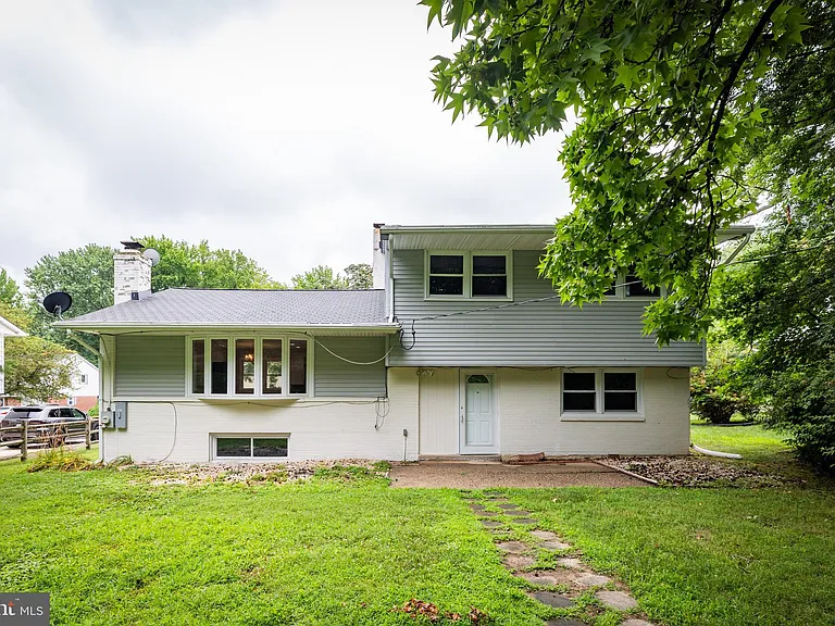 1419 Emory Rd — Photo 4
