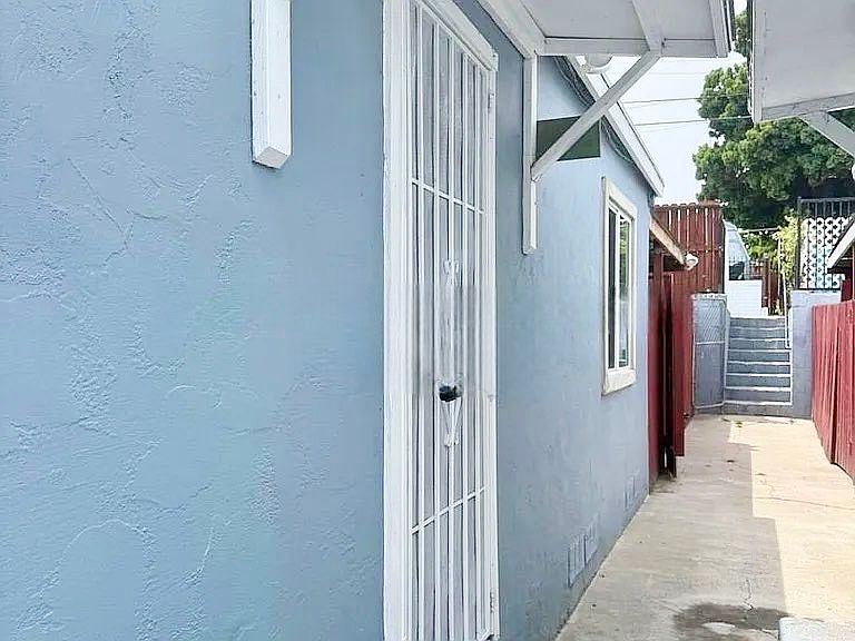 1st image of 2702 Highland Ave #2