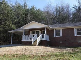 1208 Black Rd, Cleveland, GA 30528