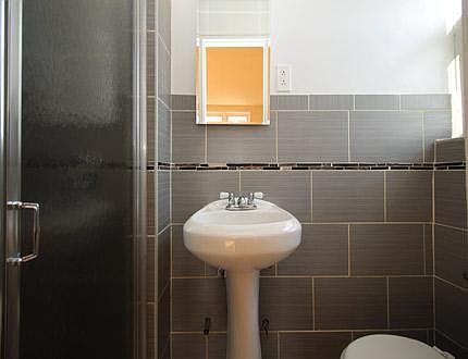 5th image of 3320 Parsons Blvd #6G